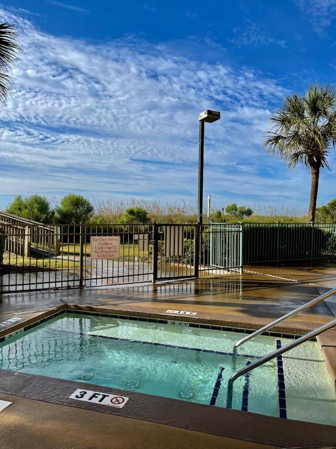 Oceanview Condo With Pool, Hot Tub, Balcony, Right On The Beach Myrtle Beach Exterior foto
