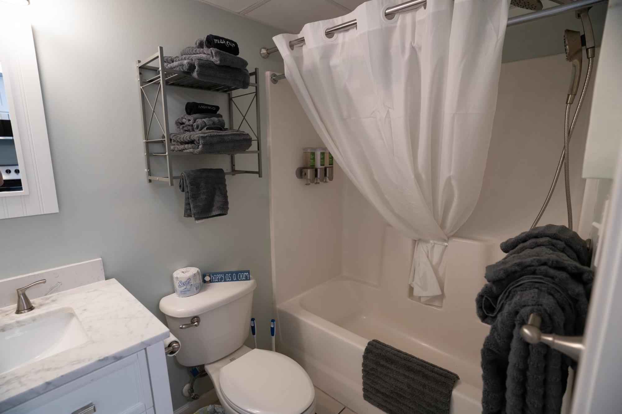 Oceanview Condo With Pool, Hot Tub, Balcony, Right On The Beach Myrtle Beach Exterior foto